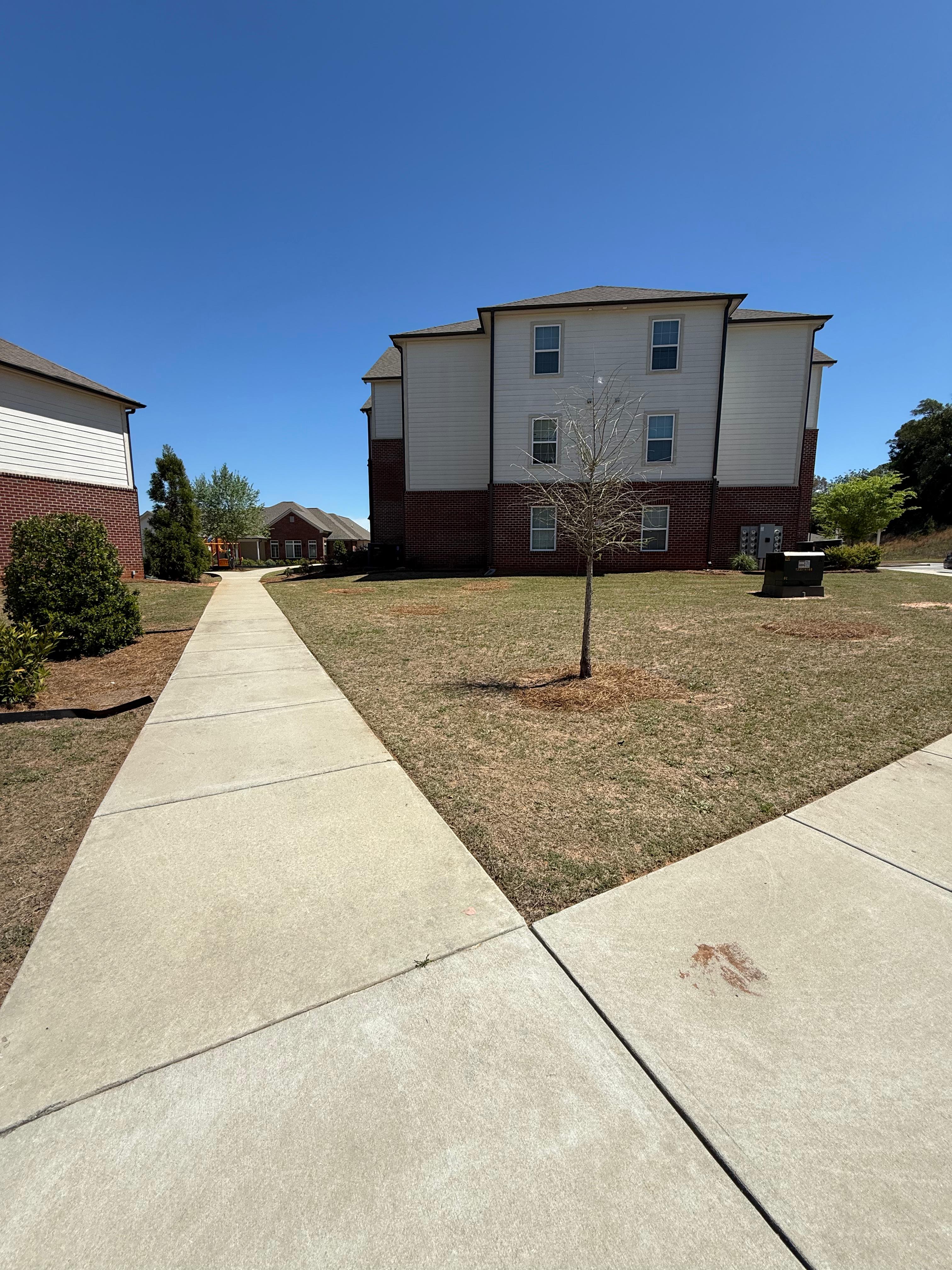 Full Scale Multi-Family Grounds Management